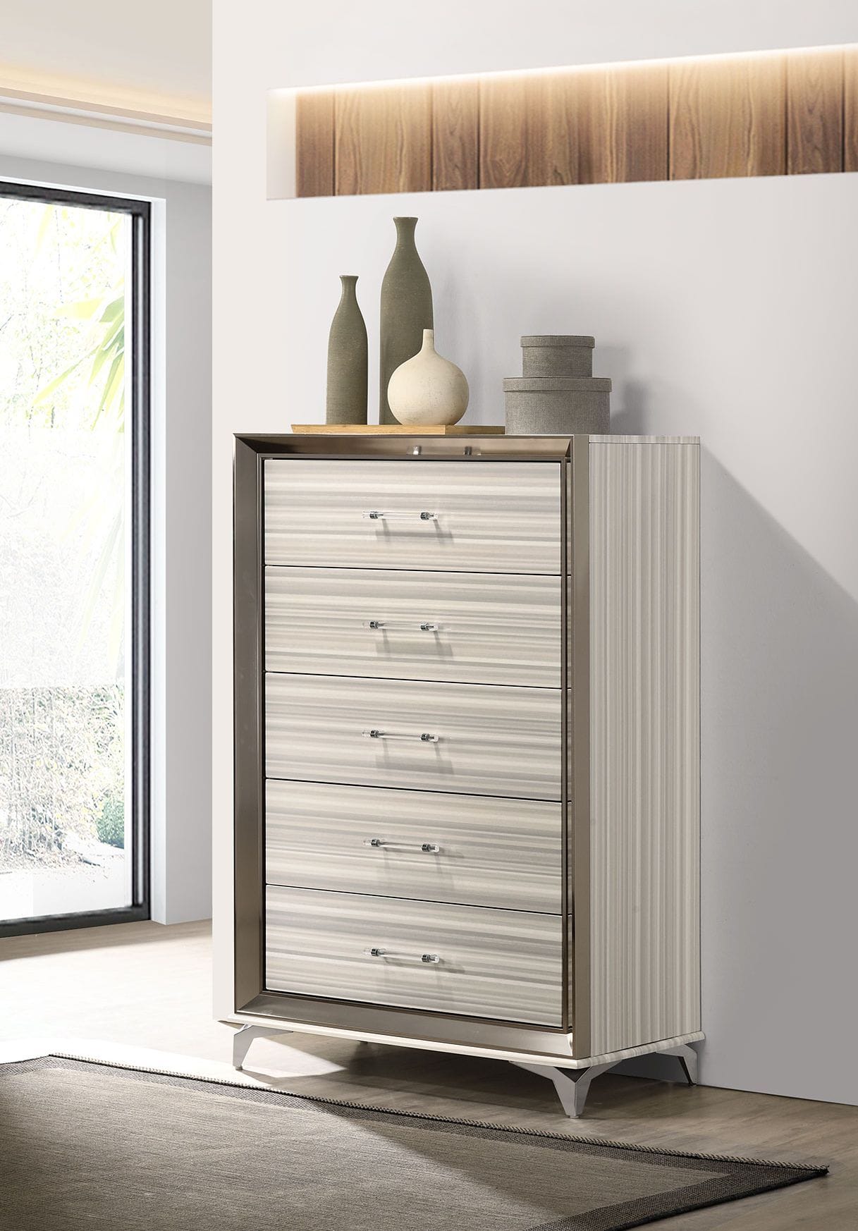 Zambrano 5-Drawer Wood Veneer Chest